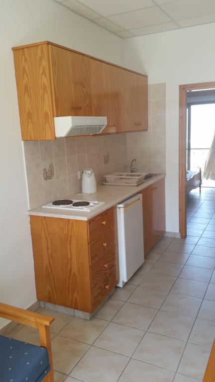 Pissouriana Hotel Apartments Ngoại thất bức ảnh